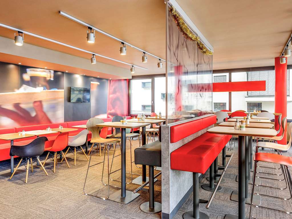 Hotel Ibis Брегенц Ресторант снимка